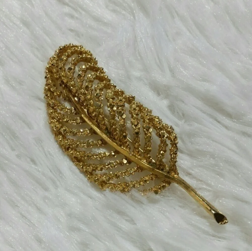 ☄Vintage BSK Gold Tone Leaf Brooch Pin
